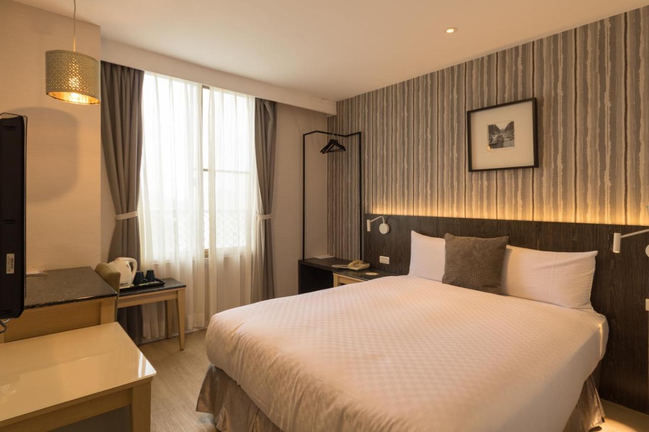 จัสต์ เอ็นจอย บิสซิเนส โฮเต็ล Hotel ไถหนาน ภายนอก รูปภาพ