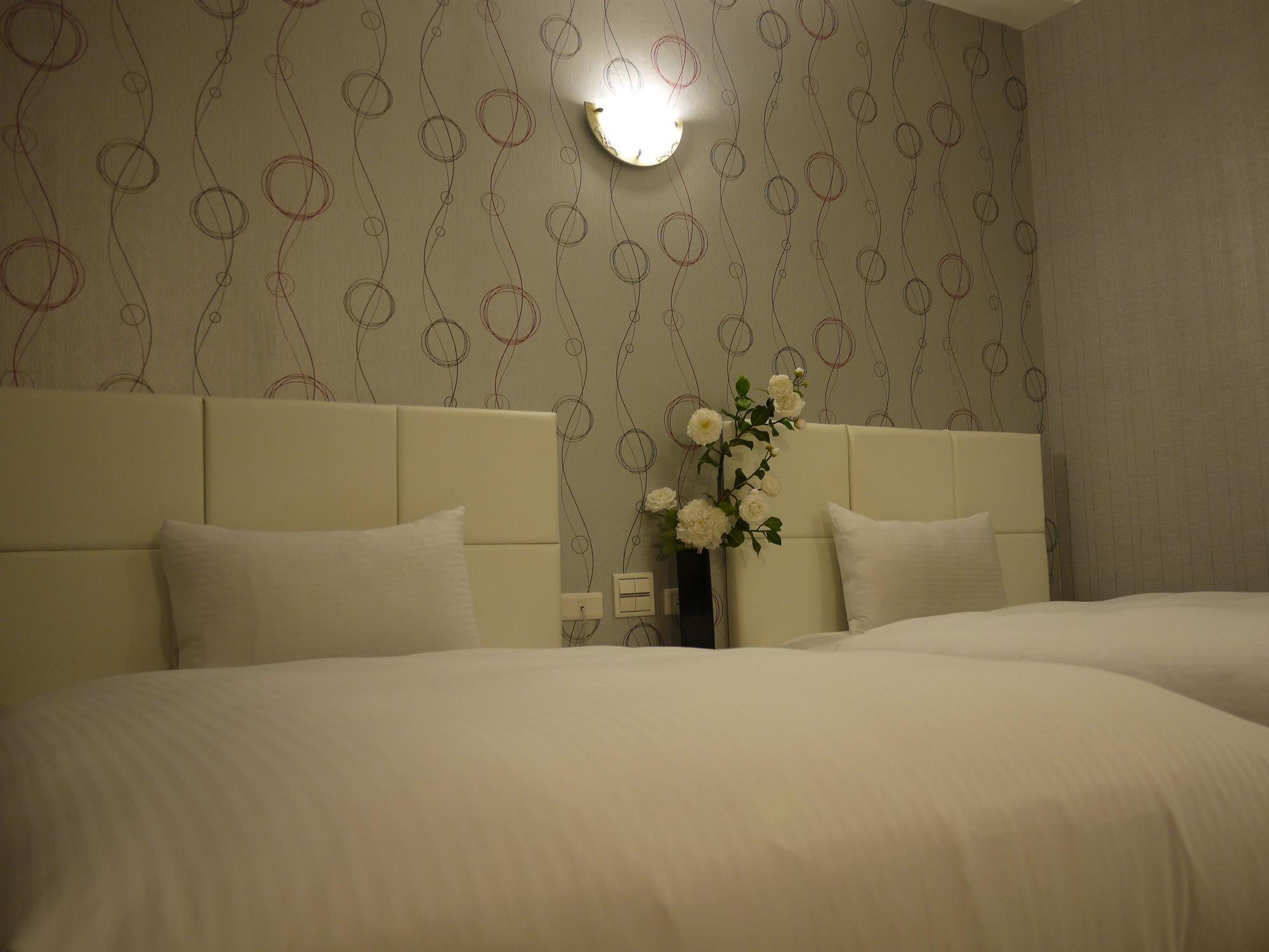 จัสต์ เอ็นจอย บิสซิเนส โฮเต็ล Hotel ไถหนาน ภายนอก รูปภาพ