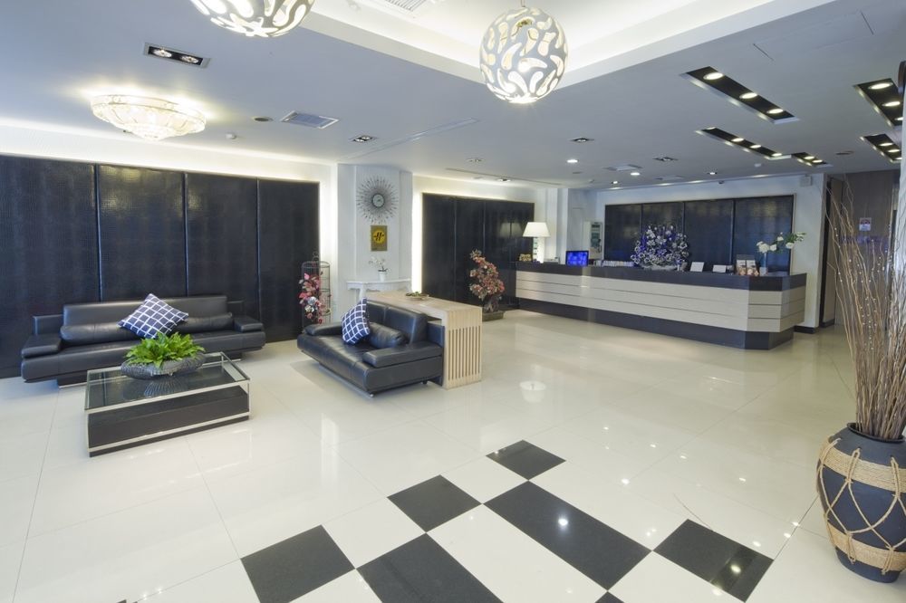 จัสต์ เอ็นจอย บิสซิเนส โฮเต็ล Hotel ไถหนาน ภายนอก รูปภาพ